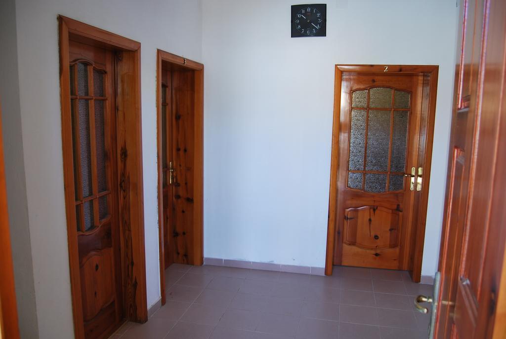 H And H Guesthouse Velipojë Exteriér fotografie